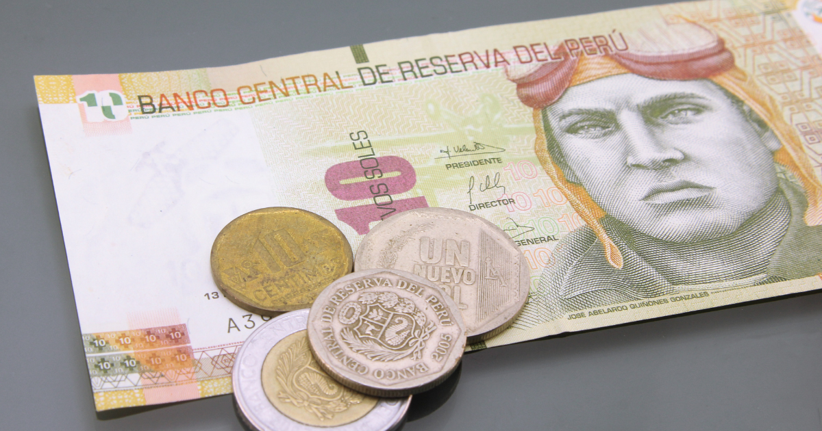 Peruvian Currency depicting Exploring Peru on a Budget
